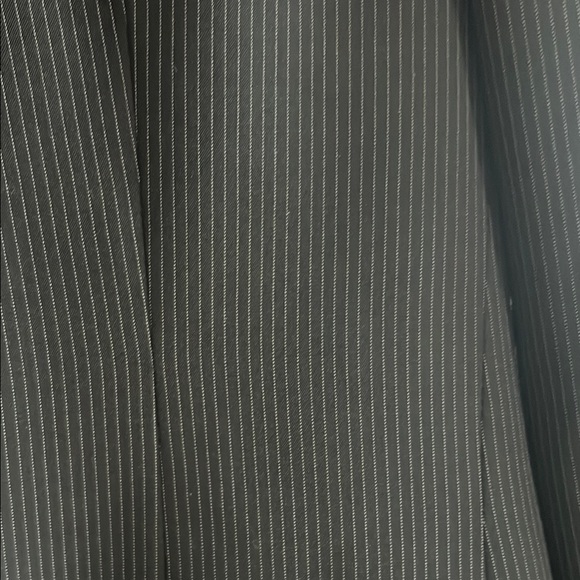Hugo Boss Classic Black Pinstripe Men's Wool Blazer est 46L - Picture 3 of 12